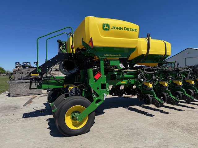 2024 John Deere 1775NT Image 2