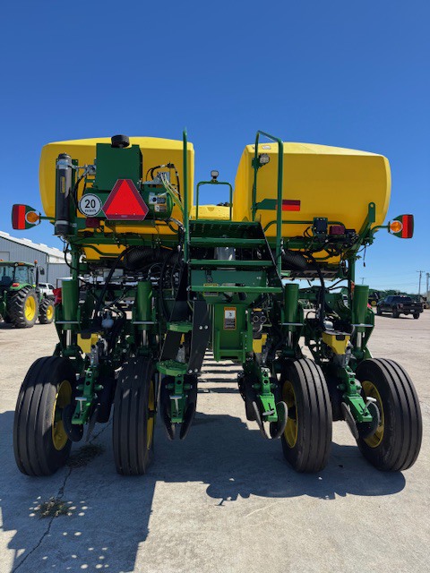 2024 John Deere 1775NT Image 4