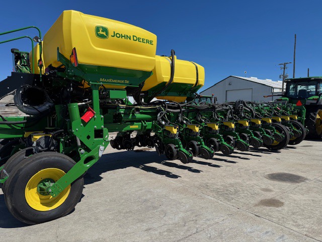 2024 John Deere 1775NT Image 3