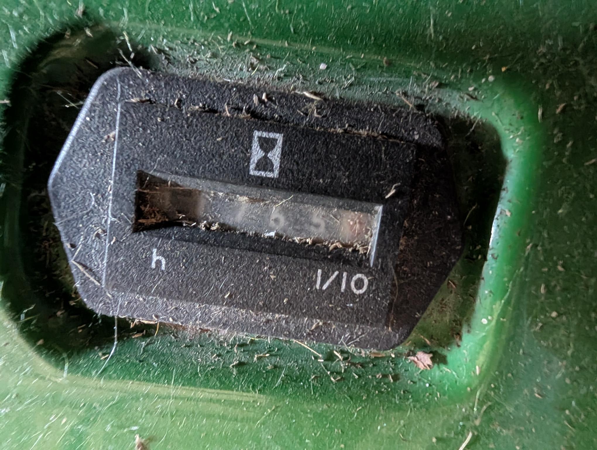 1998 John Deere F620 Image 8