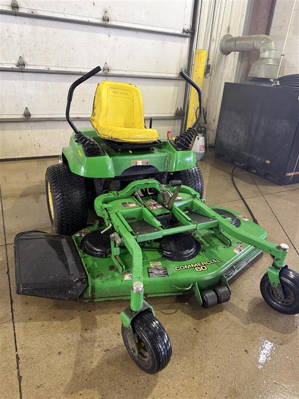 1998 John Deere F620 Image 2