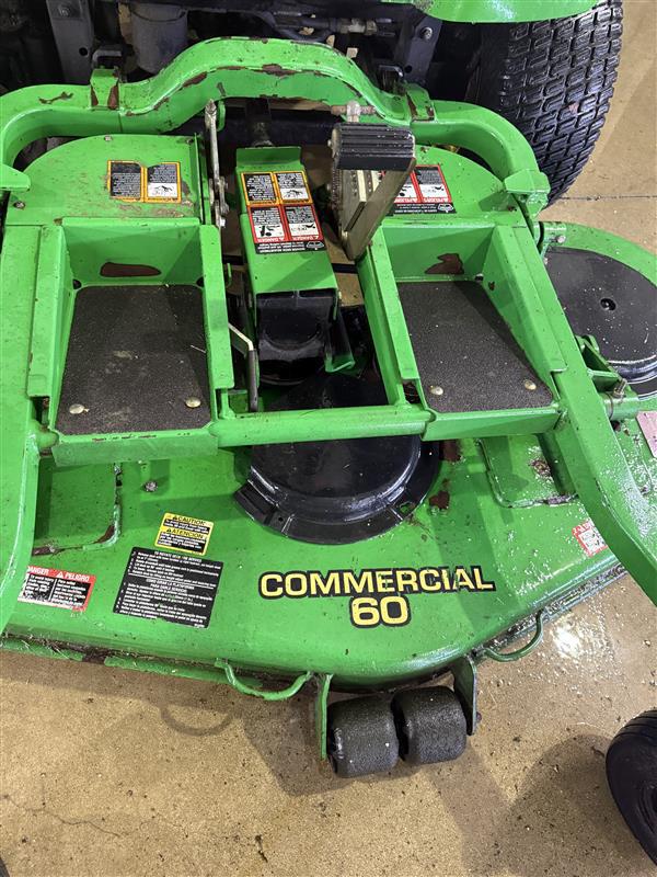 1998 John Deere F620 Image 3