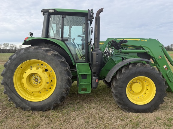 Photo of 2022 John Deere 6155M