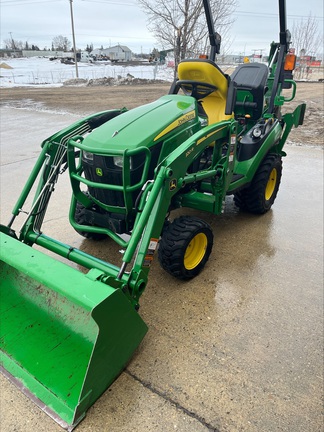 Used 2018 John Deere 1025R Compact Utility Tractors at Horizon Ag & Turf in Mayerthorpe, AB - Photo2