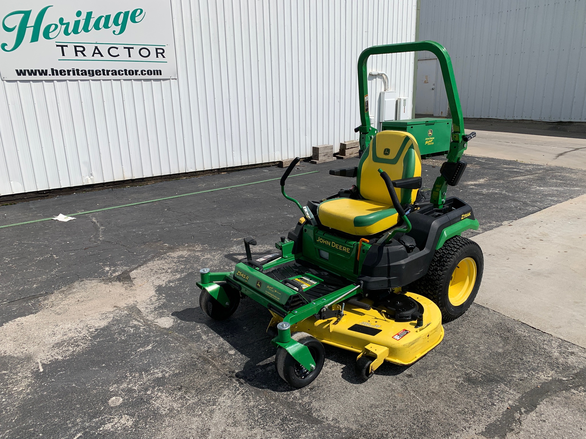  2021 John Deere Z545R at Heritage Tractor in Lamar, MO