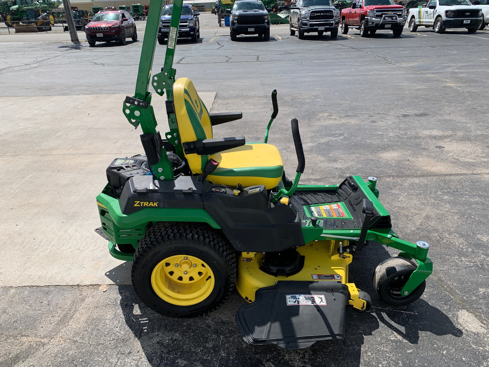  2021 John Deere Z545R at Heritage Tractor in Lamar, MO
