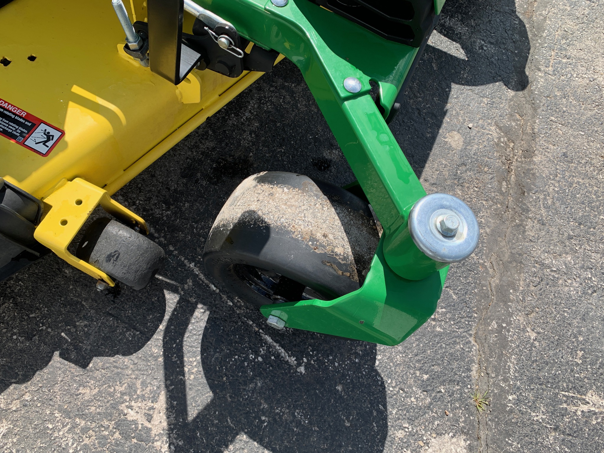  2021 John Deere Z545R at Heritage Tractor in Lamar, MO