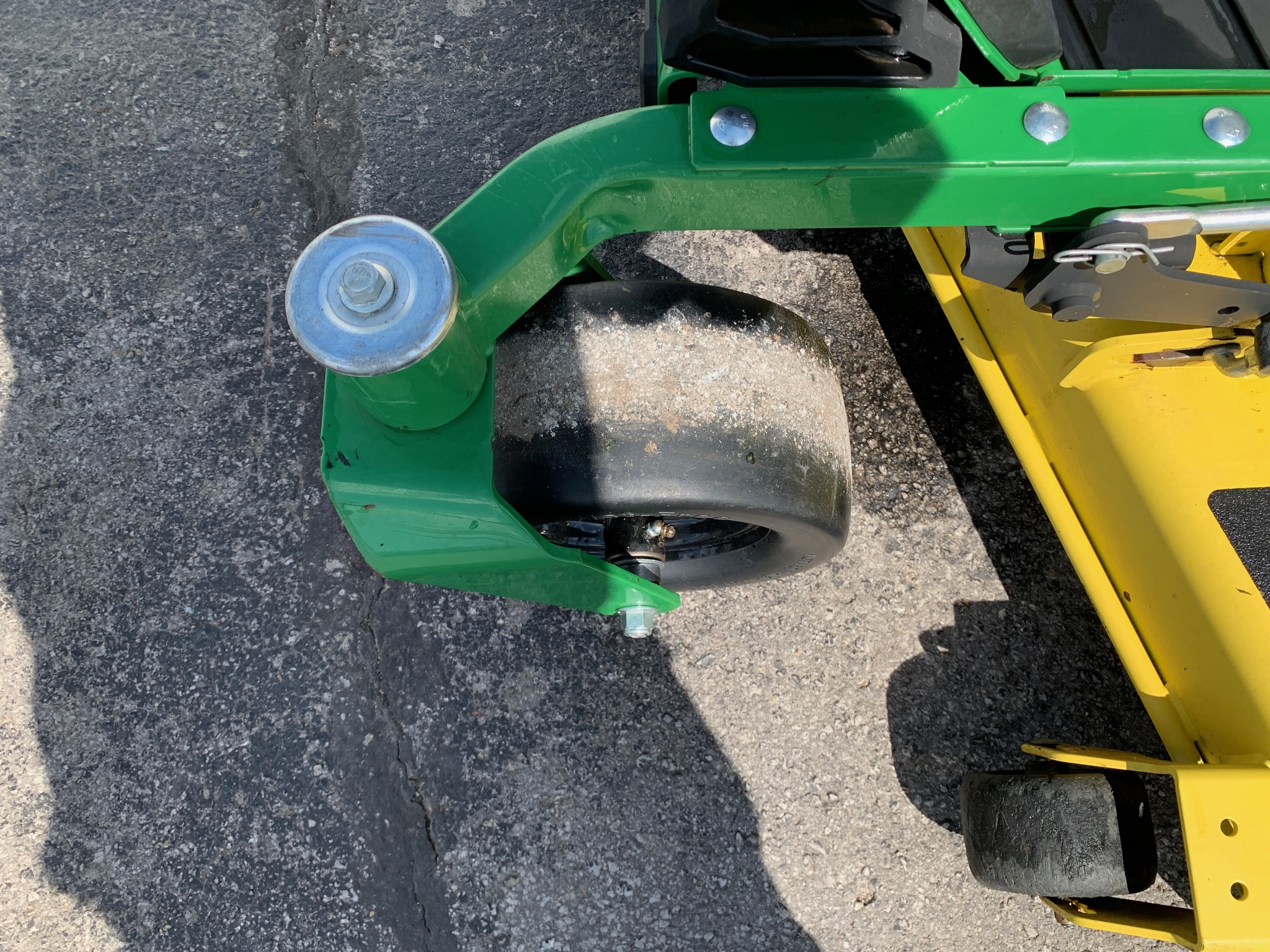  2021 John Deere Z545R at Heritage Tractor in Lamar, MO