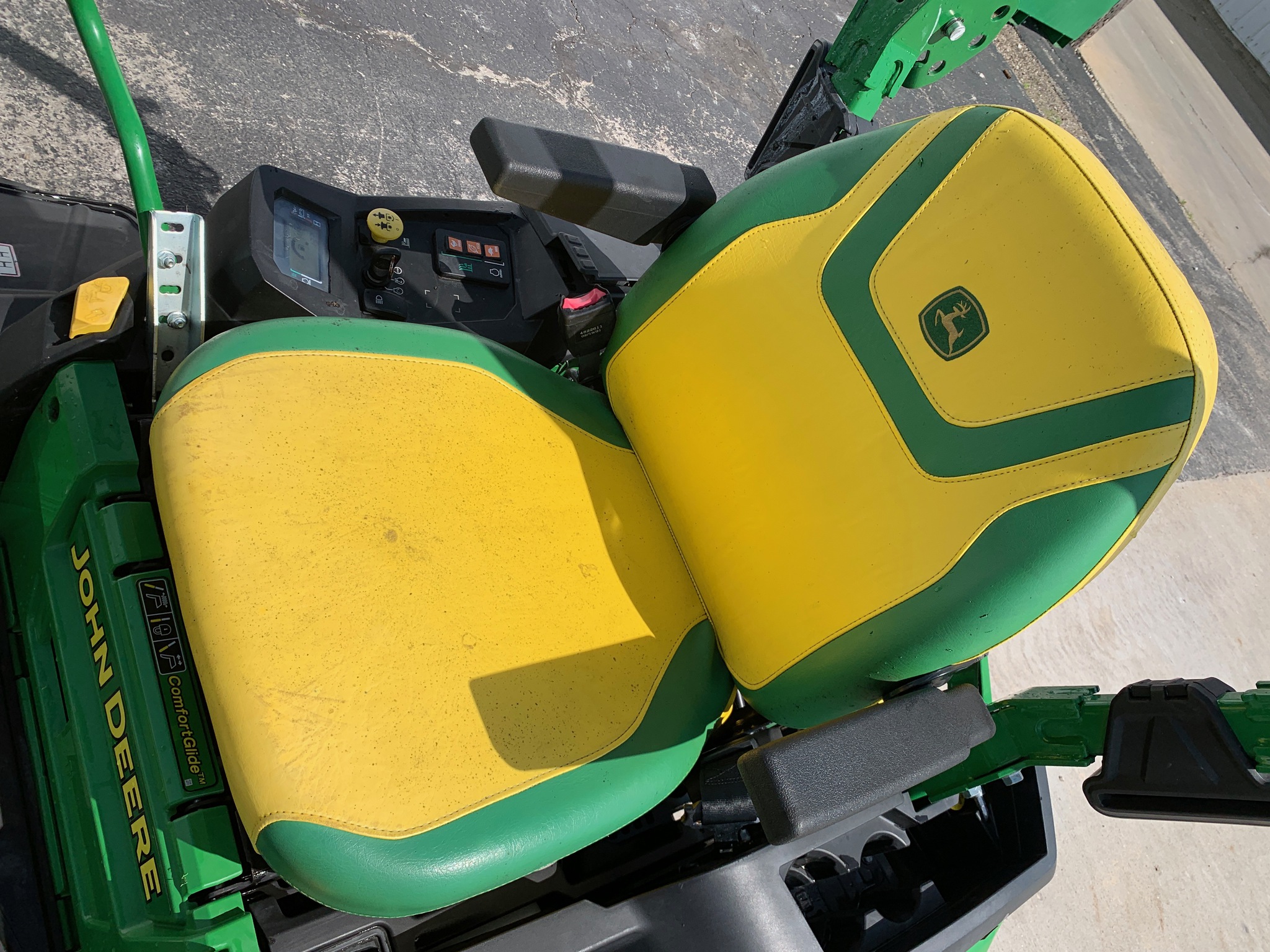  2021 John Deere Z545R at Heritage Tractor in Lamar, MO