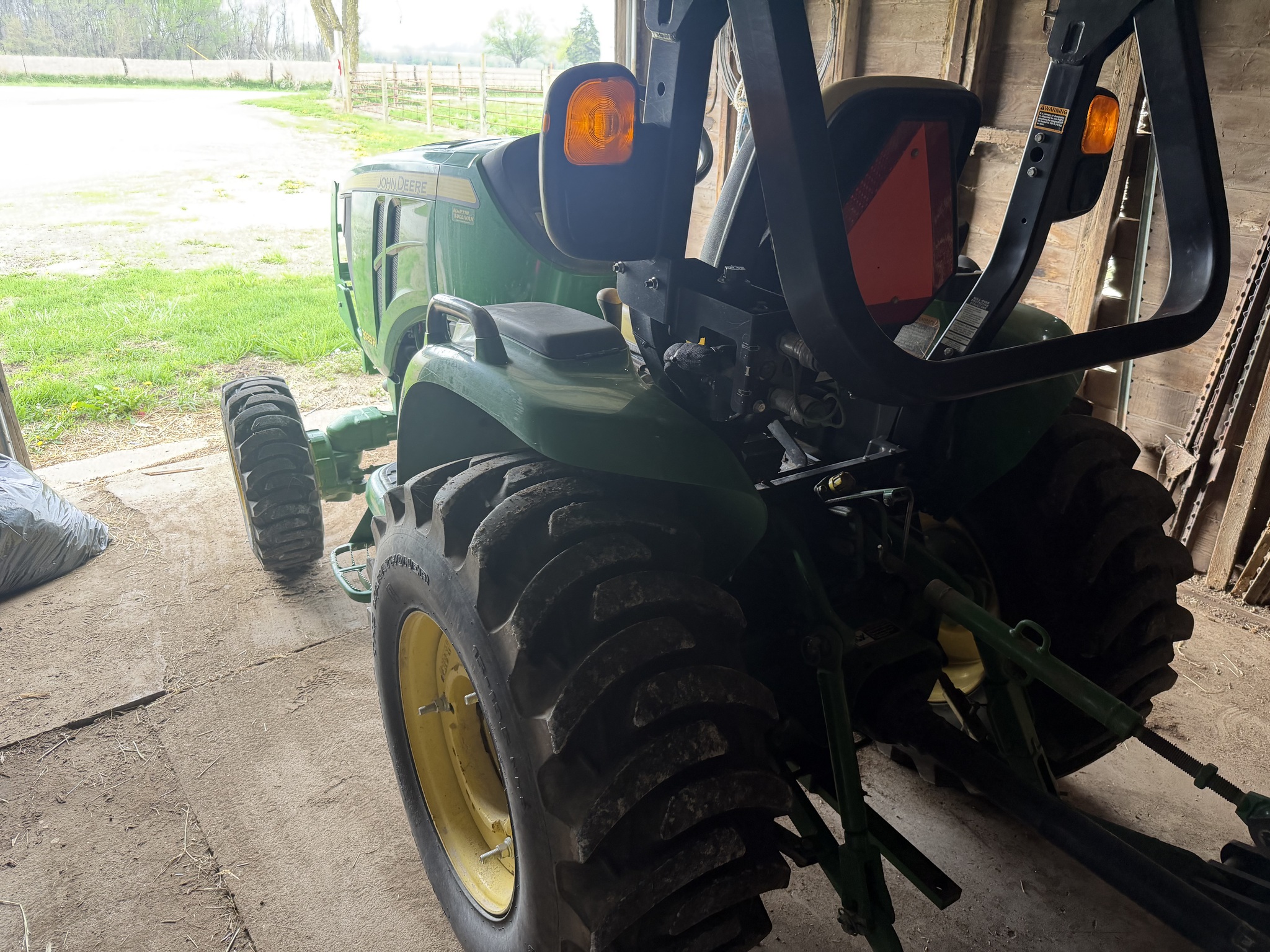  2014 John Deere 3033R at Heritage Tractor in Monmouth, IL
