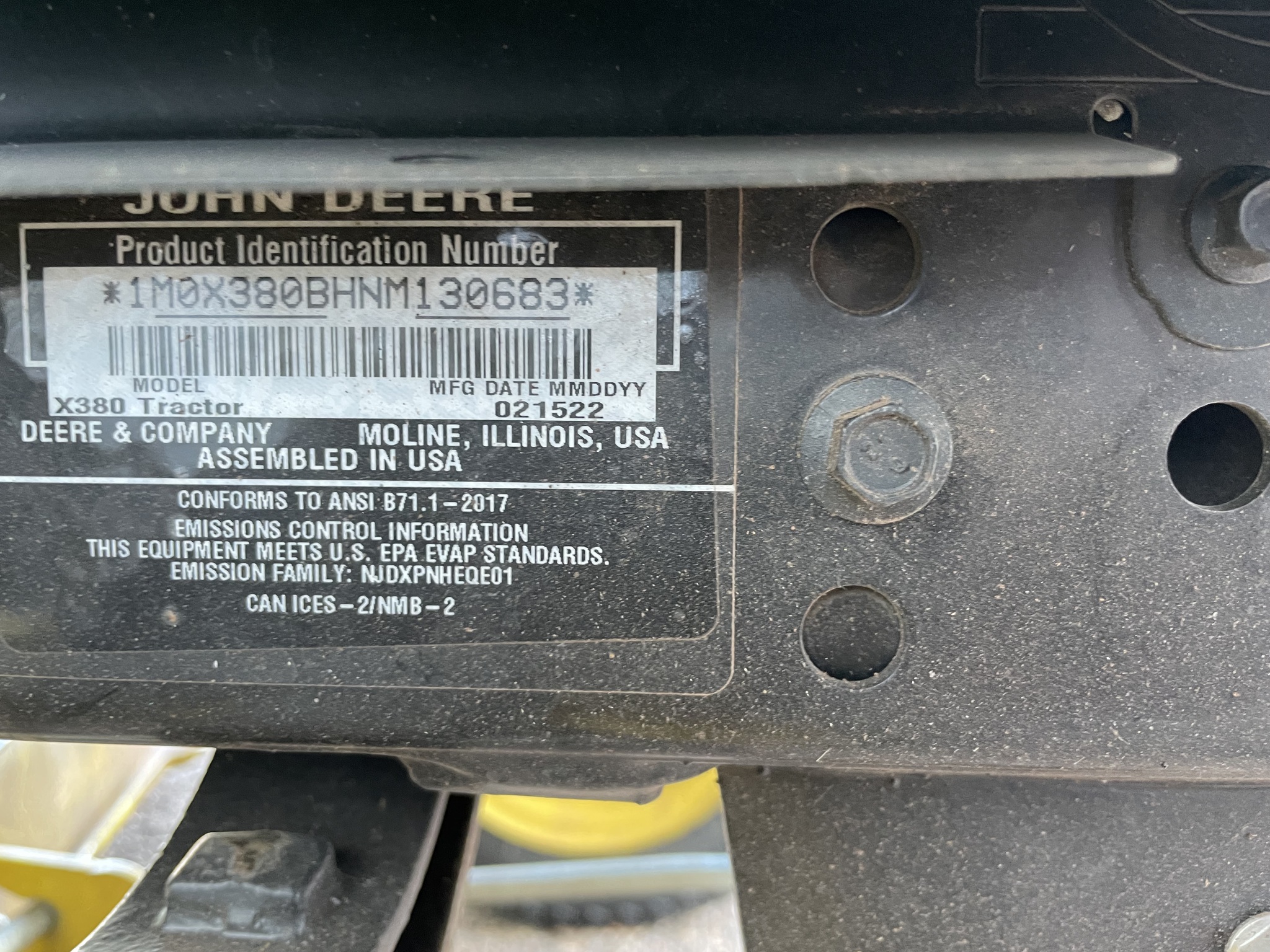2022 John Deere X380 Image 2