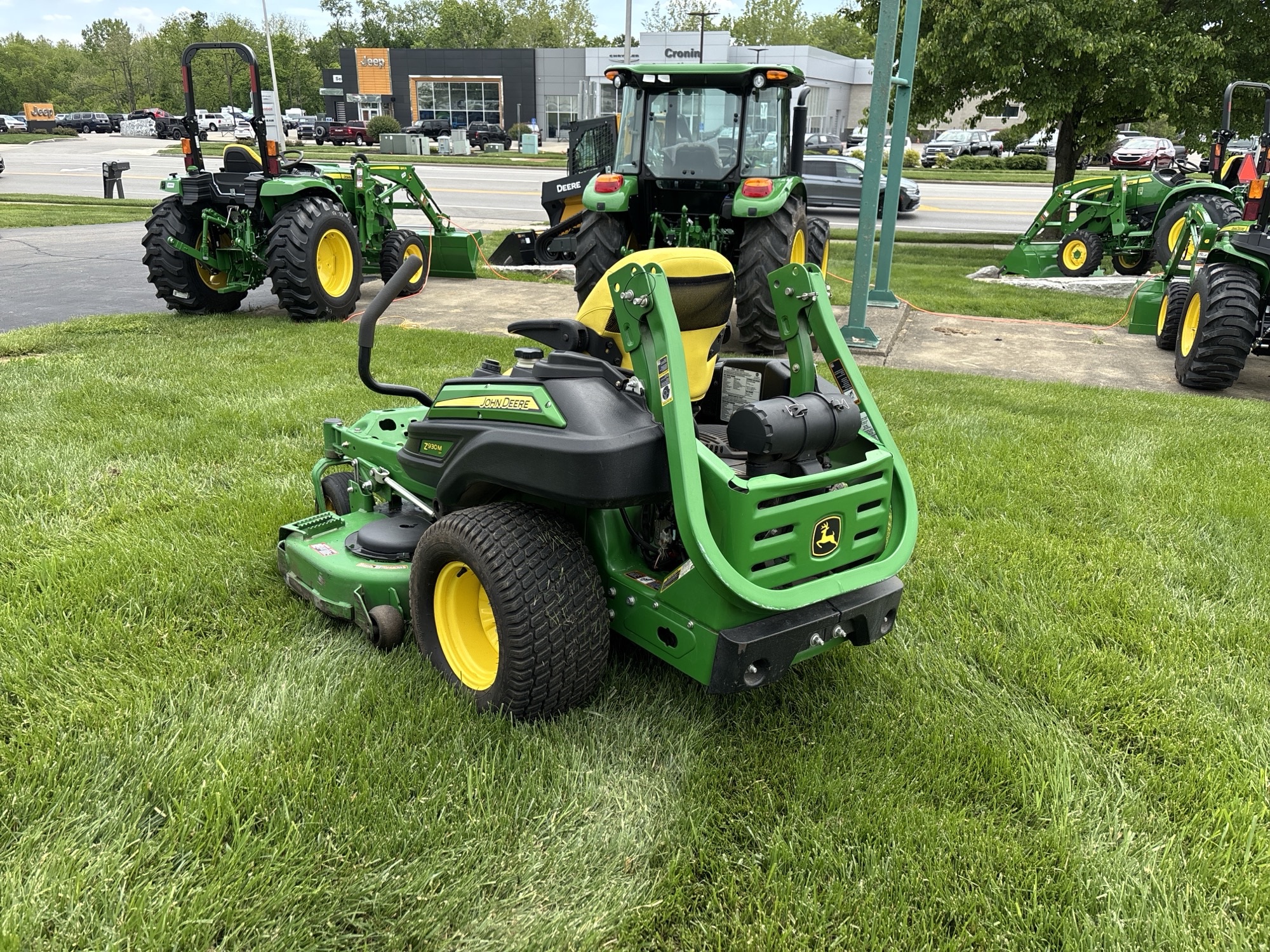 Used 2016 John Deere Z930M EFI Zero Turn Mowers at Koenig Equipment in Lebanon, OH - PhotoXL2
