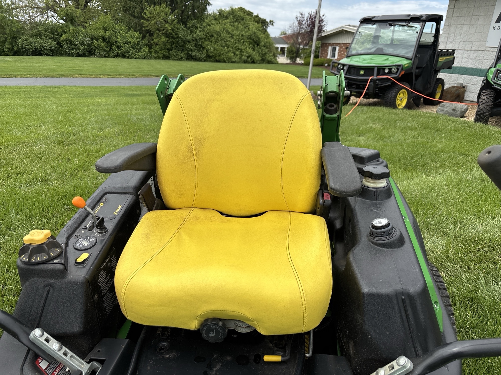 Used 2016 John Deere Z930M EFI Zero Turn Mowers at Koenig Equipment in Lebanon, OH - PhotoXL12