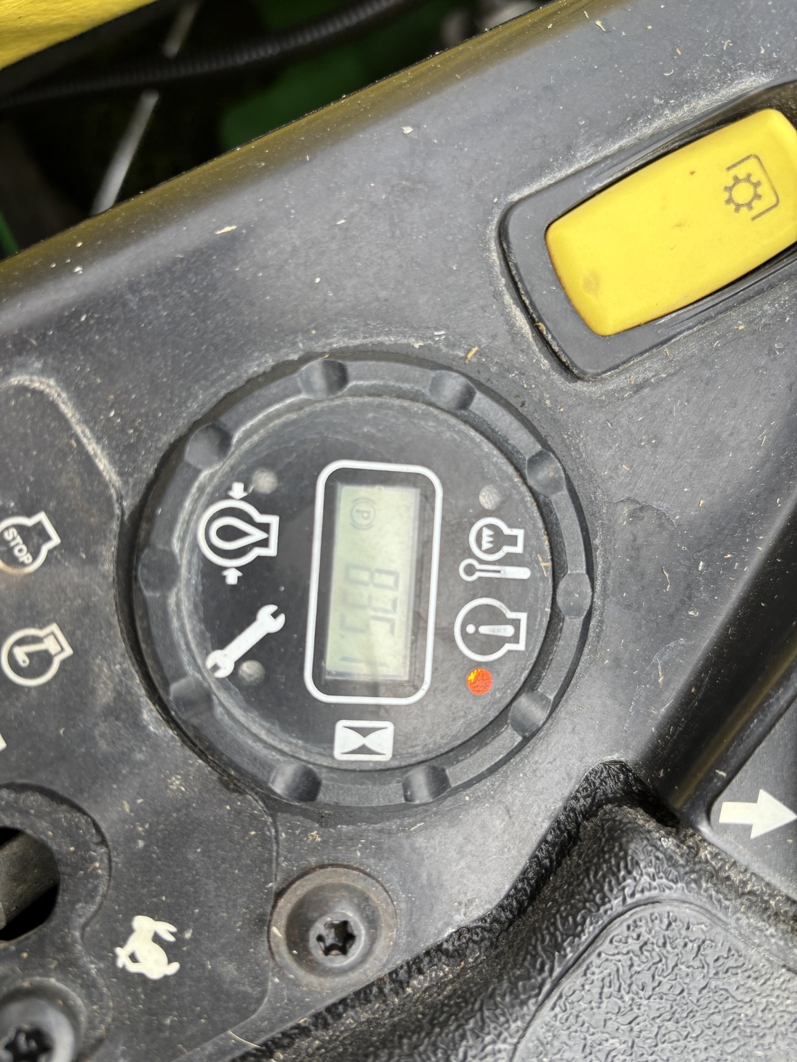 Used 2016 John Deere Z930M EFI Zero Turn Mowers at Koenig Equipment in Lebanon, OH - PhotoXL9