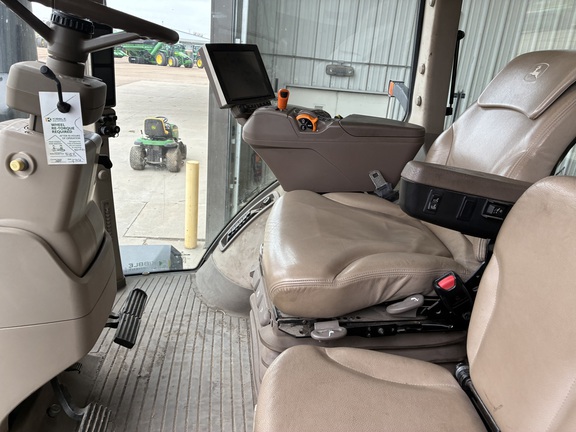 2015 John Deere 8295R - Photo39