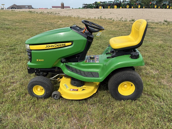 2007 John Deere X300 - Photo8