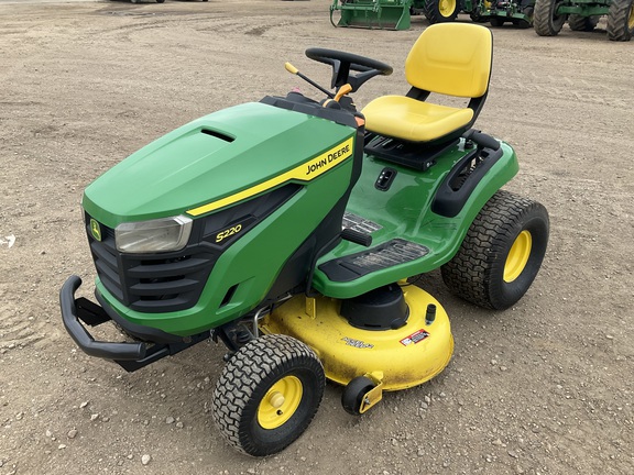 Photo of a 2023 John Deere S220