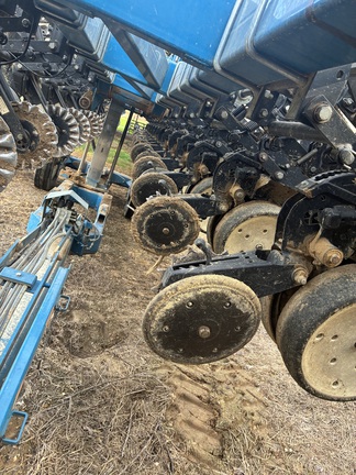 2008 Kinze 3650