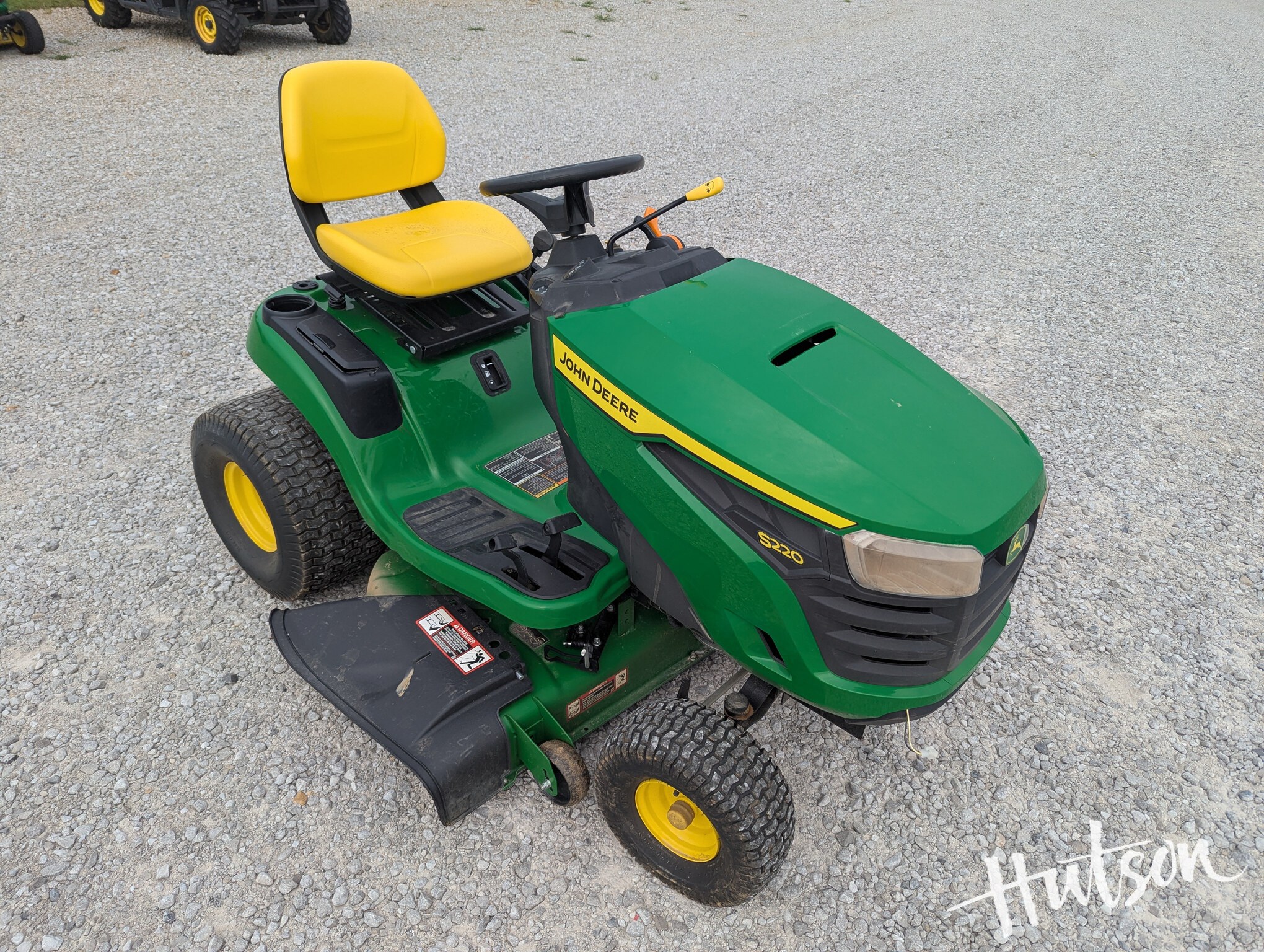 2023 John Deere S220