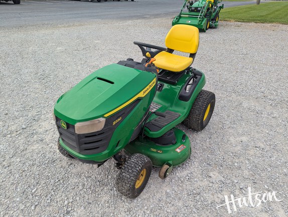 Photo of 2023 John Deere S220
