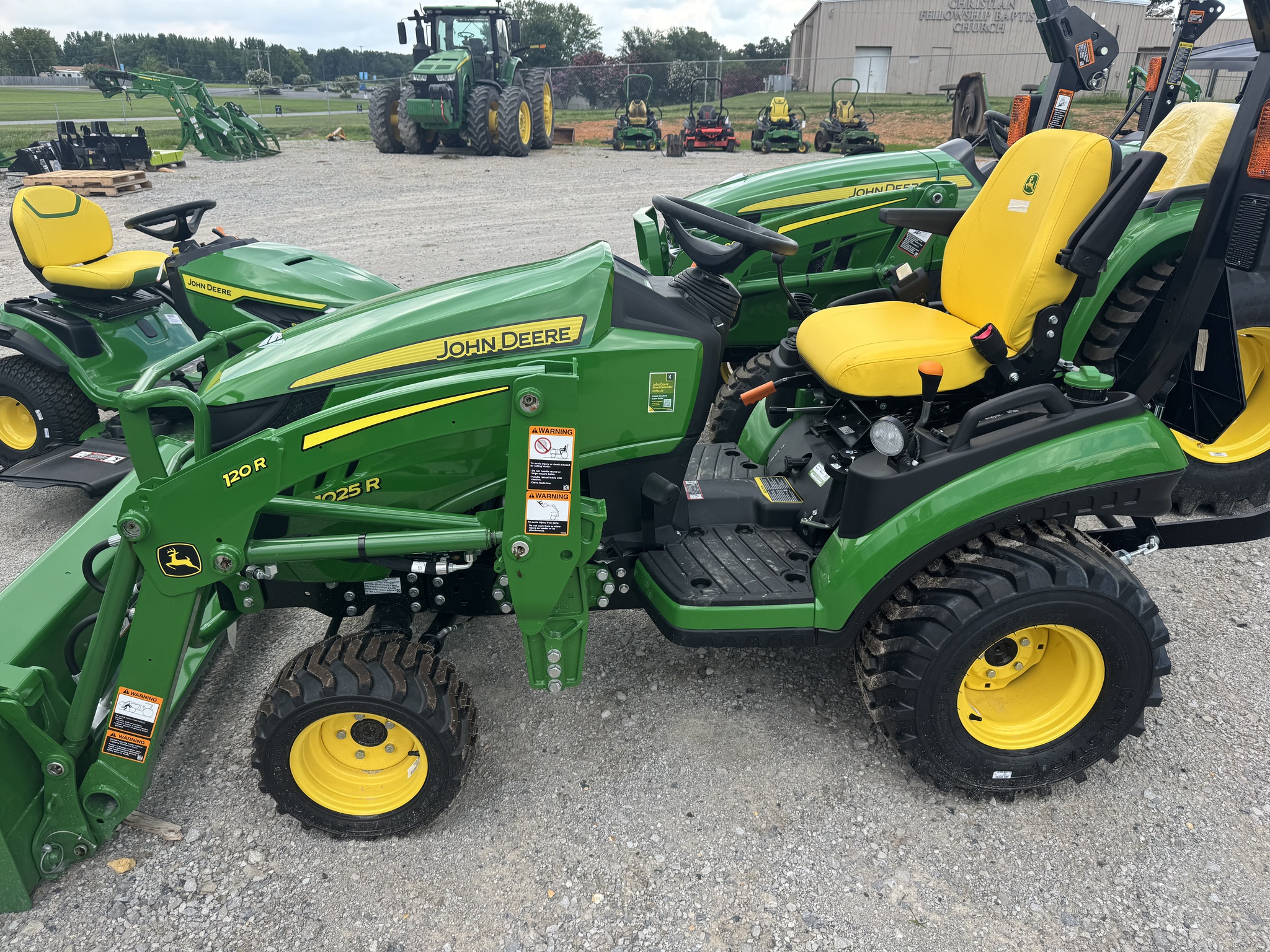 2026 John Deere 1025R
