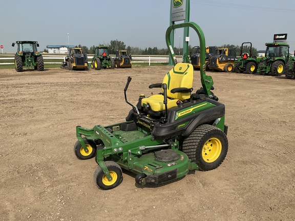 Photo of a 2023 John Deere Z930R