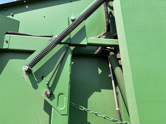 Used 2015 John Deere 569 Round Balers at Horizon Ag & Turf in Vermilion, AB - Photo6