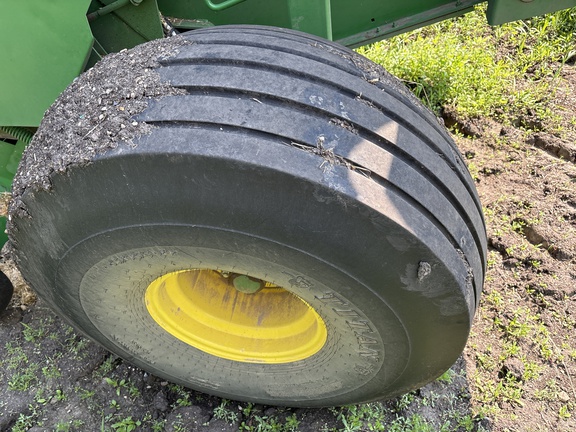 Used 2015 John Deere 569 Round Balers at Horizon Ag & Turf in Vermilion, AB - Photo8