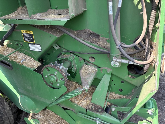 Used 2015 John Deere 569 Round Balers at Horizon Ag & Turf in Vermilion, AB - Photo17