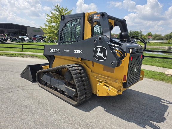  John-Deere 325G