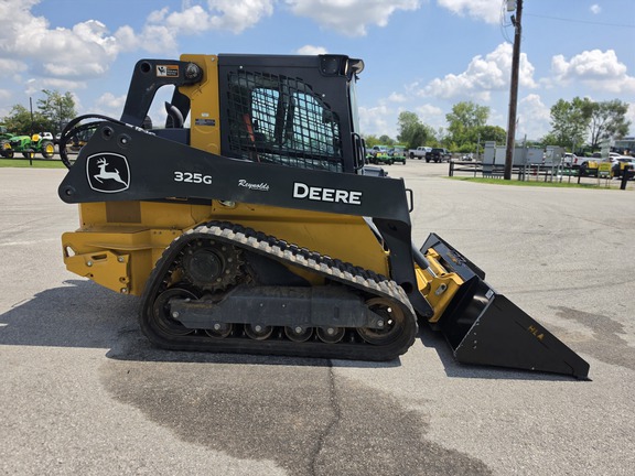  John-Deere 325G