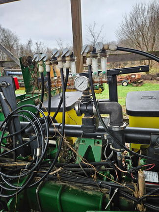 Photo of 2002 John Deere 1760