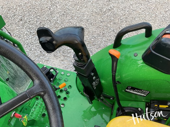 Photo of 2024 John Deere 5050E