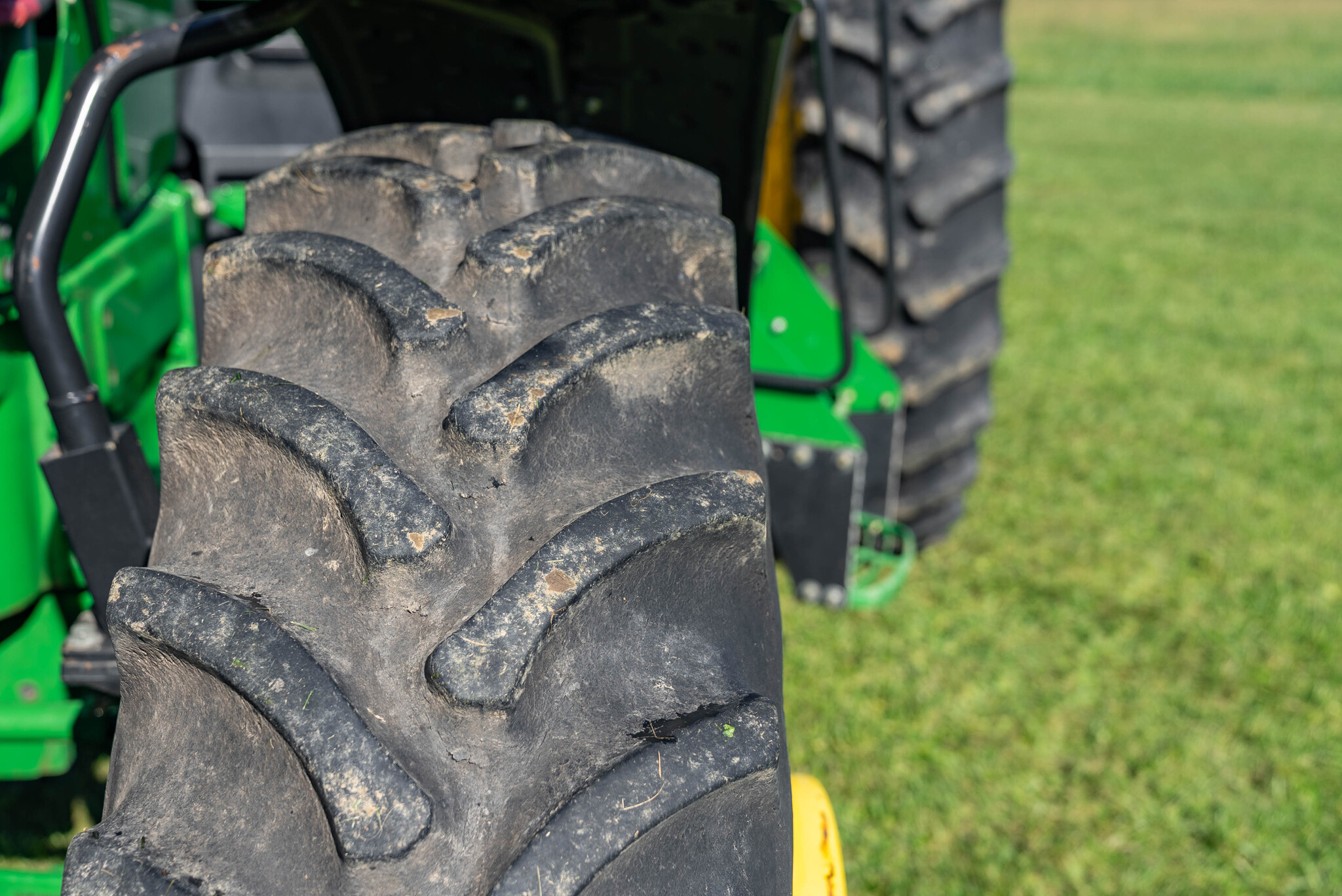 Used 2013 John Deere 8235R Row Crop Tractors at Koenig Equipment in Anna, OH - PhotoXL12