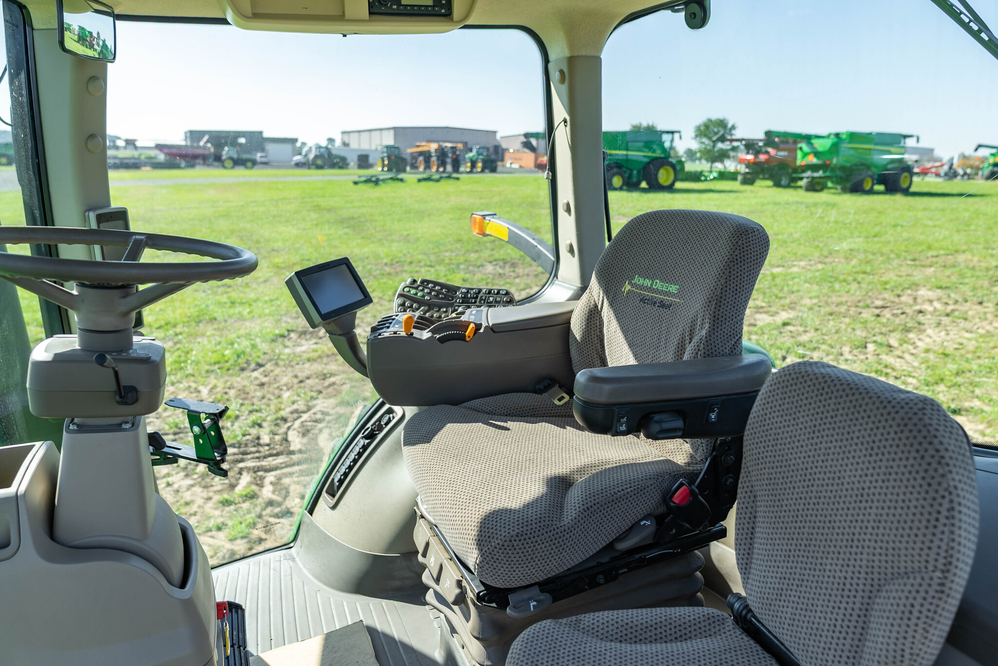 Used 2013 John Deere 8235R Row Crop Tractors at Koenig Equipment in Anna, OH - PhotoXL29
