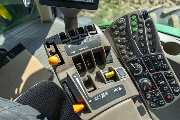 Used 2013 John Deere 8235R Row Crop Tractors at Koenig Equipment in Anna, OH - Photo32