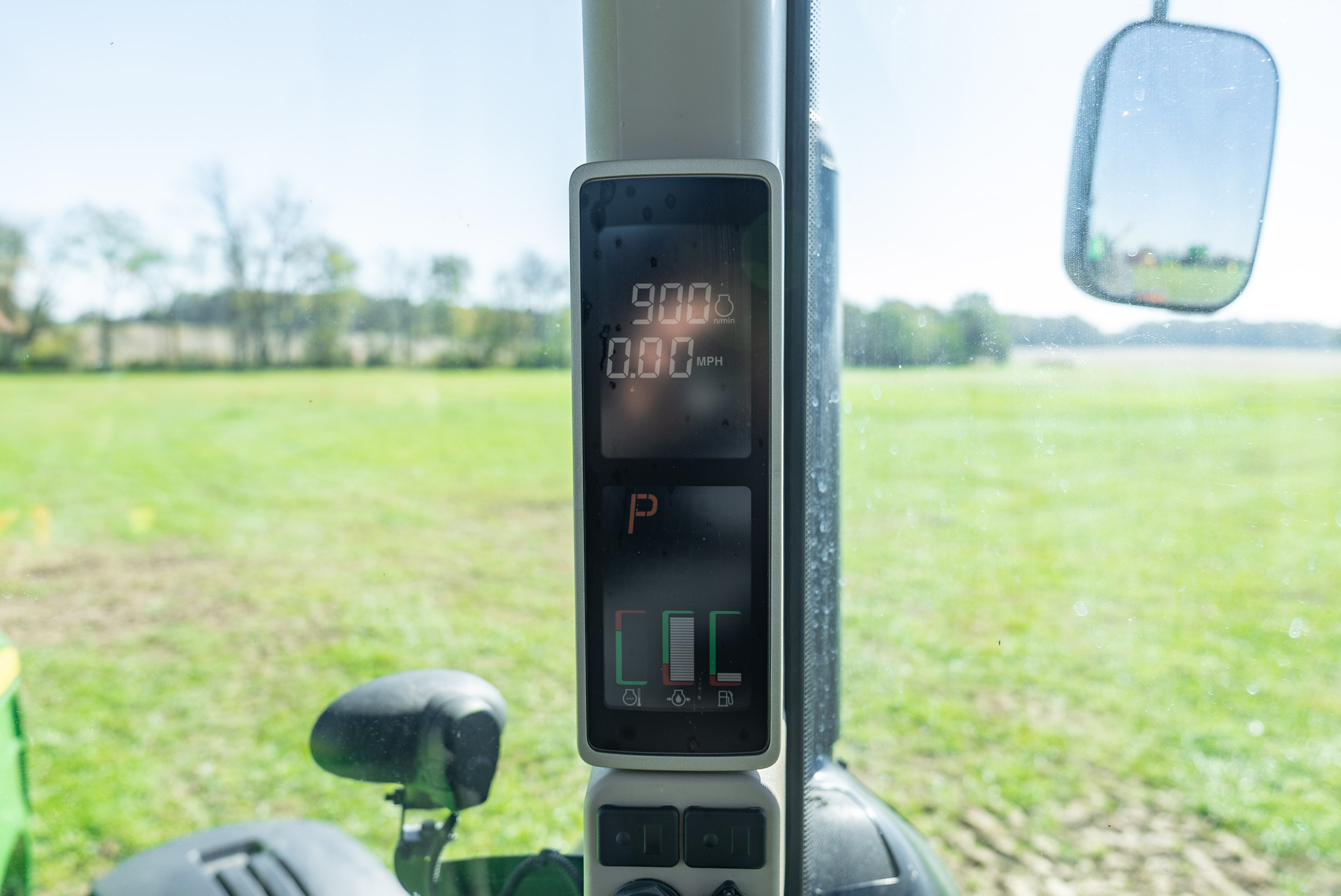 Used 2013 John Deere 8235R Row Crop Tractors at Koenig Equipment in Anna, OH - PhotoXL34