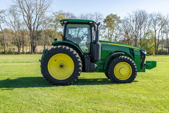 Used 2013 John Deere 8235R Row Crop Tractors at Koenig Equipment in Anna, OH - Photo5