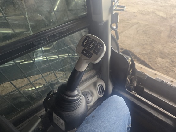 2019 New Holland C245 - Photo6