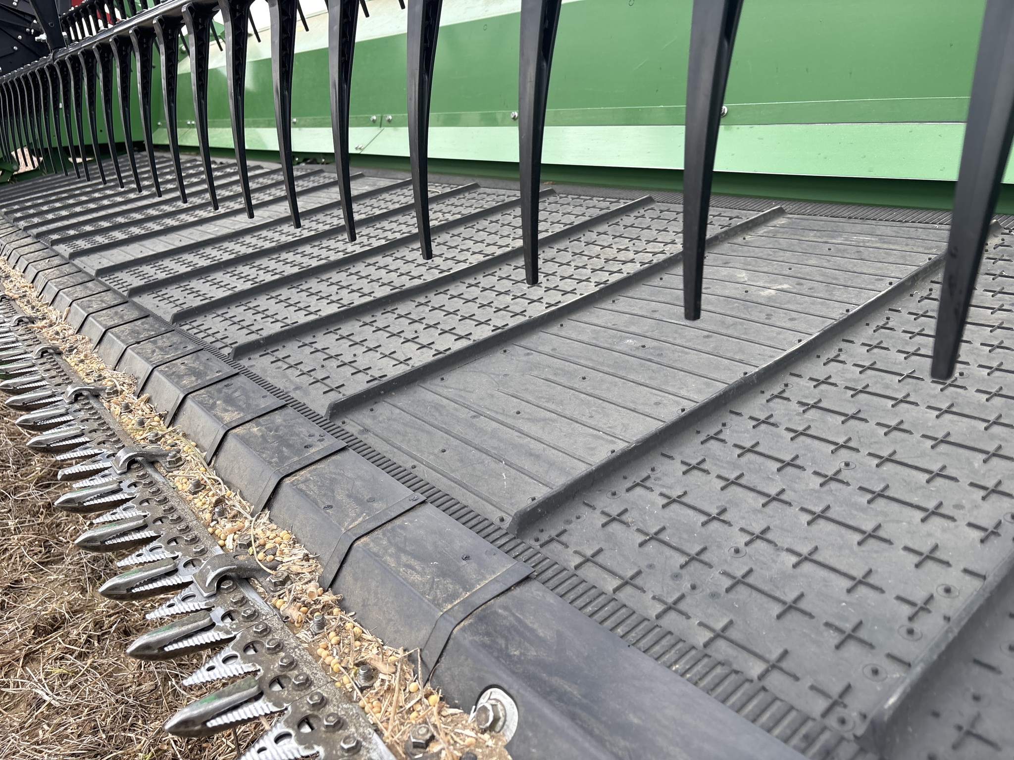 Used 2024 John Deere RD40F Combine Platforms at Koenig Equipment in Greenville, OH - PhotoXL16