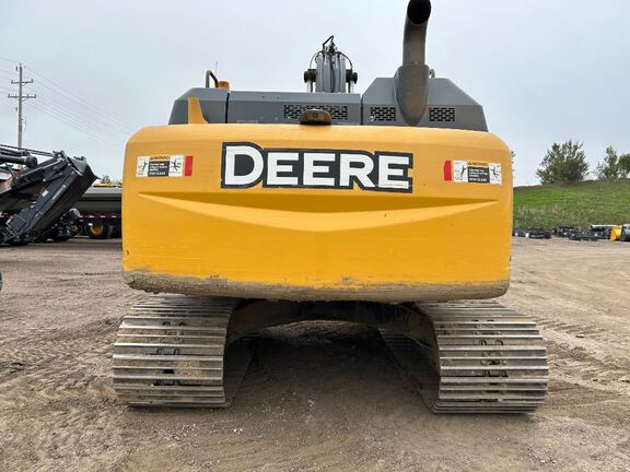 2016 John Deere 210G LC