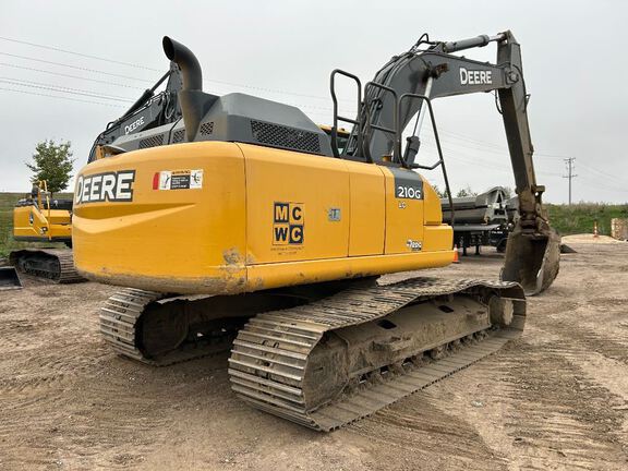 2016 John Deere 210G LC