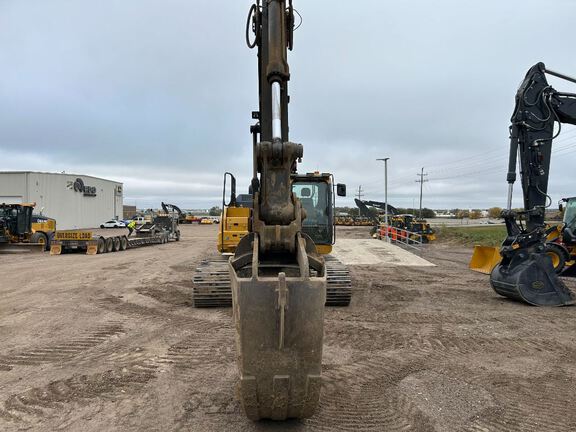 2016 John Deere 210G LC