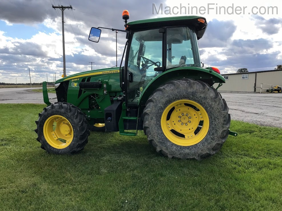 2018 John Deere 5085E Image 8