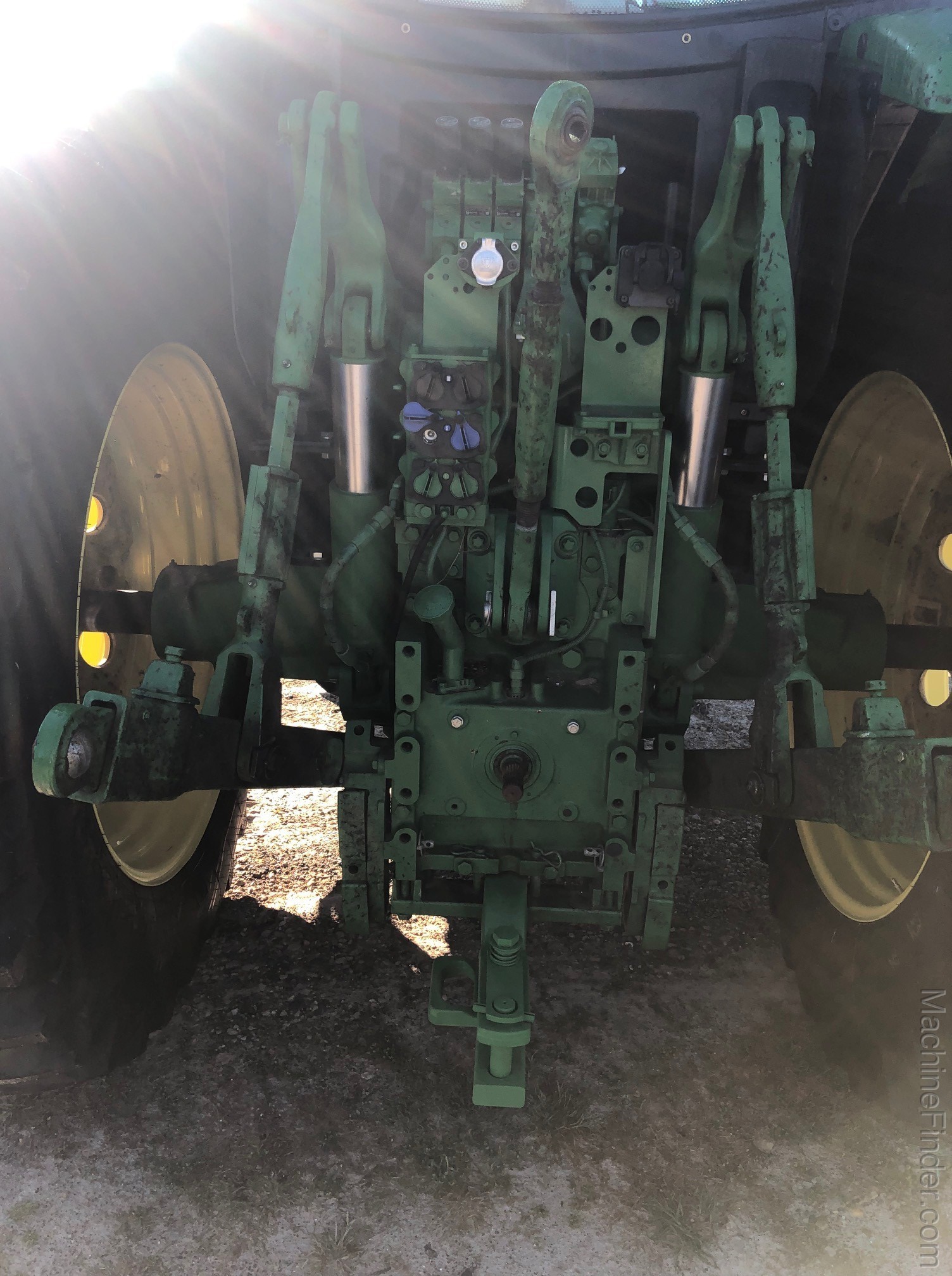 2017 John Deere 6155R Image 4