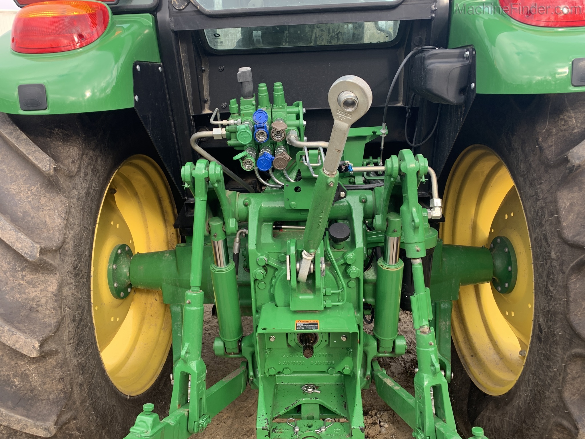 2018 John Deere 6135E Image 6
