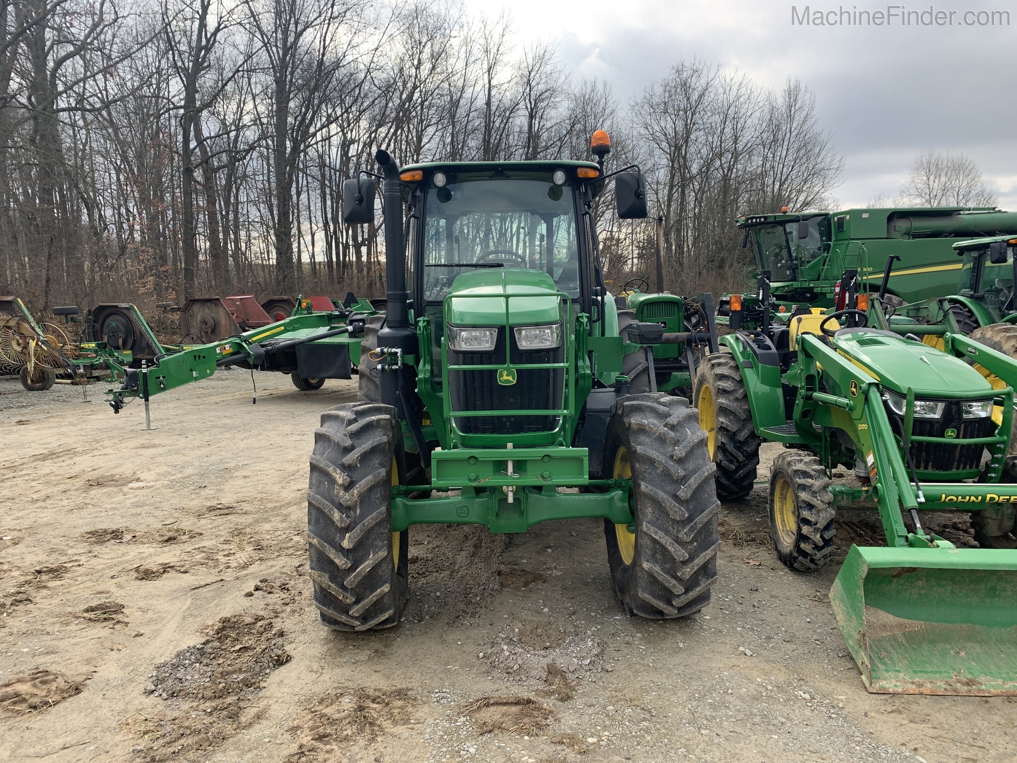 2018 John Deere 6135E Image 1