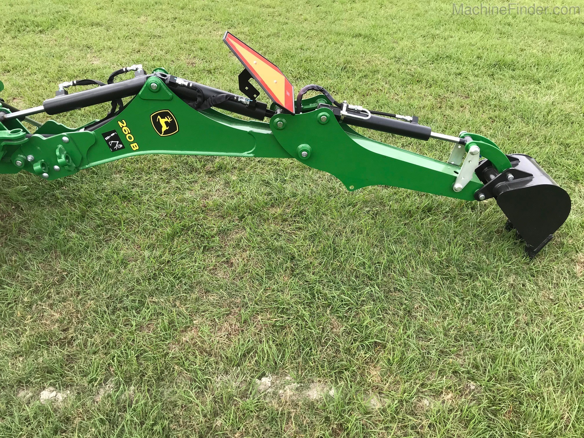 2020 John Deere 2025R TLB Image 14