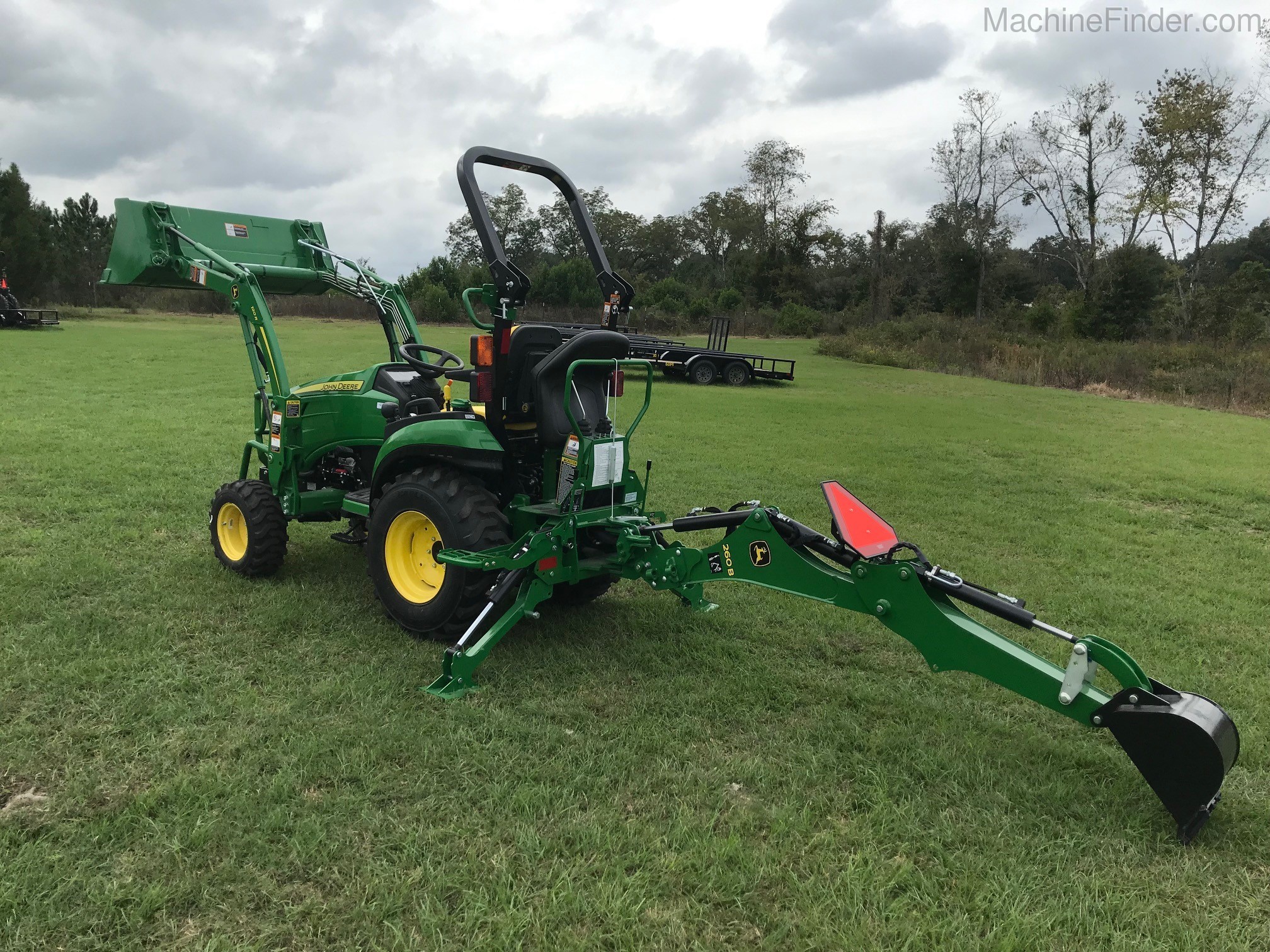 2020 John Deere 2025R TLB Image 3