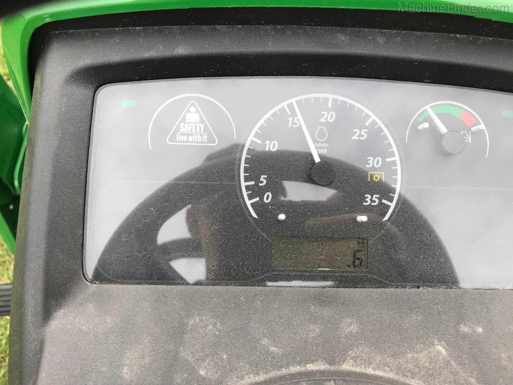 2020 John Deere 2025R TLB Image 9